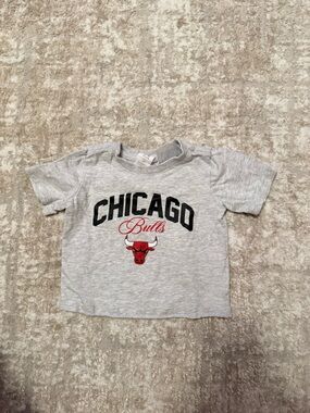 Cotton On Gray Chicago Bulls Baby Tee with Red Logo size 3/6M